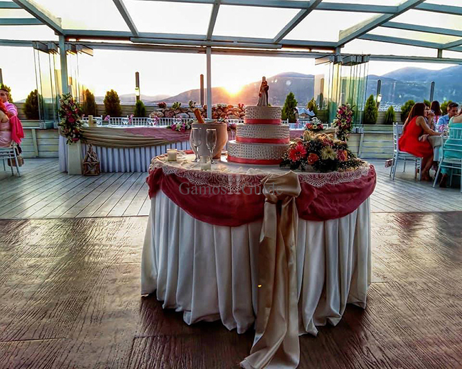 Αίθουσες δεξιώσεων με ανοιγόμενη οροφή