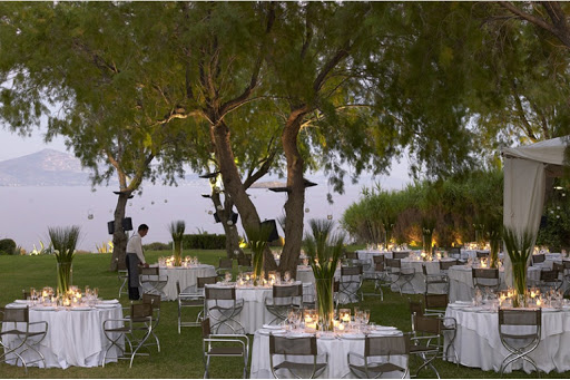 Δεξίωση γάμου σε νησί